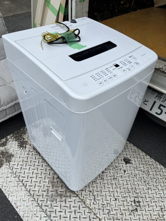 アイリスオーヤマ製の洗濯機 IAW-T451と冷蔵庫 IRSD-14A-Wを立川市にて 