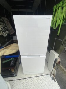 SHARP(シャープ)152L 2ドア冷蔵庫 SJ-D15G-W 2021年製