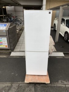 SHARP(シャープ)271L 2ドア冷蔵庫 SJ-PD27C-W 2017年製