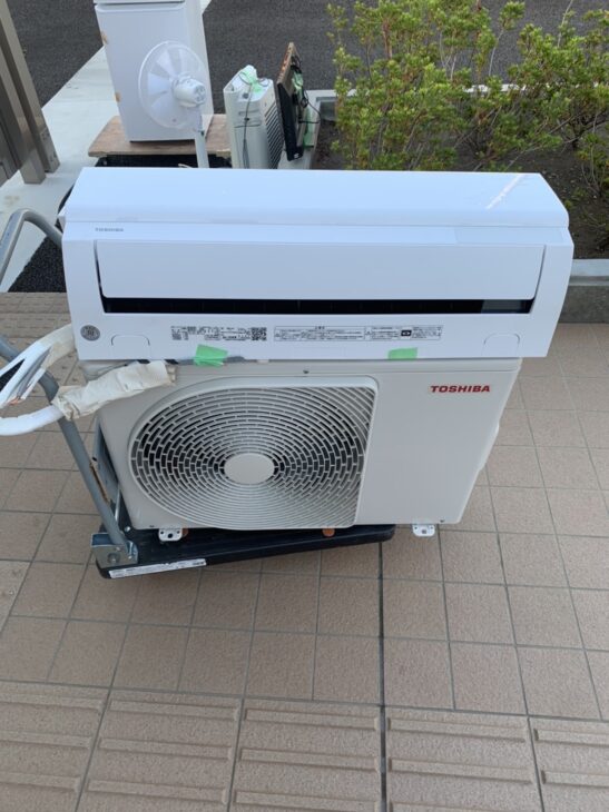 TOSHIBA（東芝）2.2kW ルームエアコン RAS-J251MA 2022年製