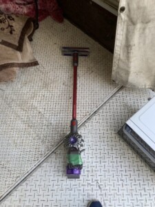 dyson(ダイソン)SV10 コードレスクリーナー