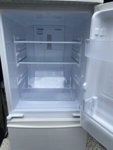 SHARP(シャープ)137L 2ドア冷蔵庫 SJ-D14C-W 2017年製