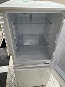 SHARP(シャープ)137L 2ドア冷蔵庫 SJ-D14E-W 2019年製