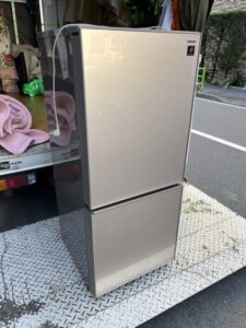 SHARP(シャープ)137L 2ドア冷蔵庫 SJ-GD14D-C 2018年製