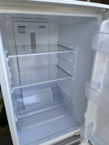 SHARP(シャープ)167L 2ドア冷蔵庫 SJ-17E7-KW 2019年製