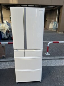 Panasonic(パナソニック)451L 6ドア冷蔵庫 NR-FV45S3-W 2018年製