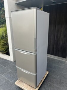 SHARP(シャープ)350L 3ドア冷蔵庫 SJ-W352C-N 2017年製
