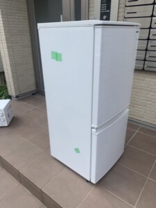 SHARP(シャープ)137L 2ドア冷蔵庫 SJ-D14F-W 2020年製