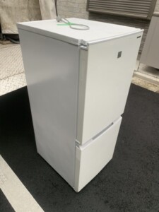 SHARP(シャープ)152L 2ドア冷蔵庫 SJ-15E8-KW 2020年製