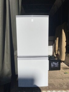 SHARP(シャープ)137L 2ドア冷蔵庫 SJ-14E6-KW 2019年製