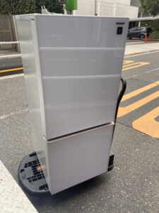 SHARP(シャープ)137L 2ドア冷蔵庫 SJ-GD14E-W 2019年製