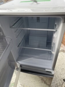 SHARP(シャープ)137L 2ドア冷蔵庫 SJ-D14C-S 2017年製