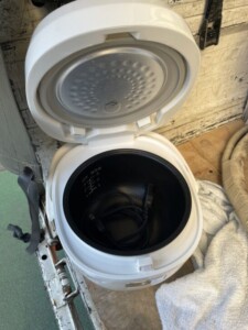 NEOVE(ネオーブ)ジャー炊飯器 RRS-AM30WT 2019年製