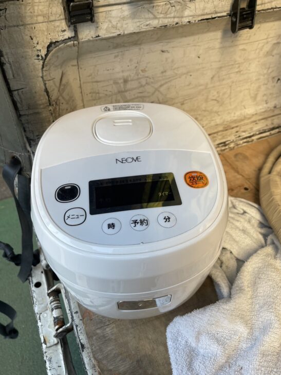 NEOVE（ネオーブ）ジャー炊飯器 RRS-AM30WT 2019年製