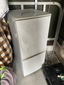 SHARP(シャープ)137L 2ドア冷蔵庫 SJ-D14C-W 2017年製