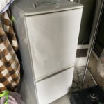 SHARP（シャープ）137L 2ドア冷蔵庫 SJ-D14C-W 2017年製