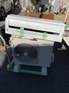 TOSHIBA(東芝)2.2kW ルームエアコン RAS-F221M(W) 2019年製