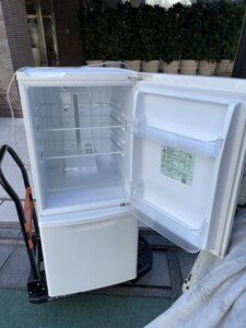 Panasonic(パナソニック)138L 2ドア冷蔵庫 NR-B14BW-W 2019年製