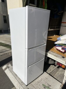 TOSHIBA(東芝)330L 3ドア冷蔵庫 GR-M33S(WT) 2018年製