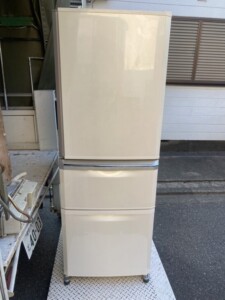 MITSUBISHI(三菱)335L 3ドア冷蔵庫 MR-C34C-W 2018年製