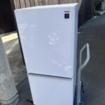 SHARP（シャープ）137L 2ドア冷蔵庫 SJ-GD14C-W 2017年製