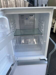 SHARP(シャープ)137L 2ドア冷蔵庫 SJ-GD14C-W 2017年製