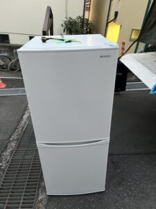 IRIS OHYAMA(アイリスオーヤマ)142L 2ドア冷蔵庫 IRSD-14A-W 2021年製