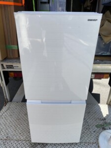 SHARP(シャープ)152L 2ドア冷蔵庫 SJ-D15G-W 2021年製