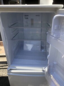 SHARP(シャープ)137L 2ドア冷蔵庫 SJ-D14E-W 2019年製