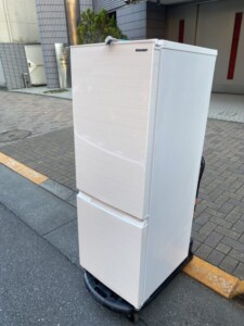 SHARP(シャープ)179L 2ドア冷蔵庫 SJ-D18G-W 2021年製