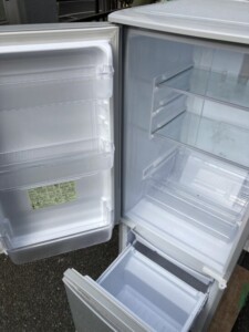 SHARP(シャープ)137L 2ドア冷蔵庫 SJ-D17D-S 2018年製