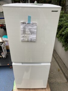 SHARP(シャープ)152L 2ドア冷蔵庫 SJ-D15G-W 2021年製