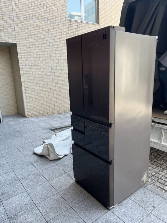 シャープ/SHARP プラズマクラスター 550L 6ドア冷蔵庫 SJ-GA55E-W 2019年製　 シャープ製 6ドア冷蔵庫 SJ-GA55E-T（2019年製造）高価買取 【品川区東