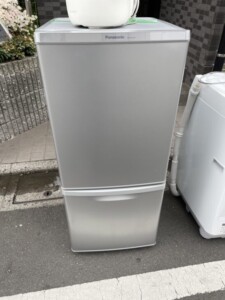 Panasonic(パナソニック)138L 2ドア冷蔵庫 NR-B14AW-S 2017年製