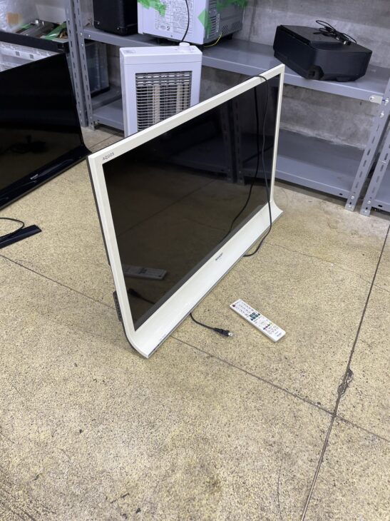 BRAVIA 現地引き取り可能 40インチ液晶テレビ 在庫4 2014年製を無料引取】シャープ 40型液晶テレビ LC-40J10 （目黒