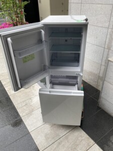 SHARP(シャープ)152L 2ドア冷蔵庫 SJ-D15H-W 2021年製