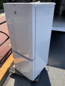MITSUBISHI(三菱)146L 2ドア冷蔵庫 MR-P15ED-KW 2019年製