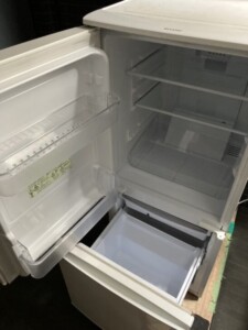 SHARP(シャープ)137L 2ドア冷蔵庫 SJ-D14A-W 2015年製