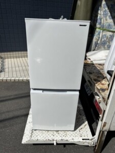 SHARP(シャープ)152L 2ドア冷蔵庫 SJ-15E9-W 2022年製