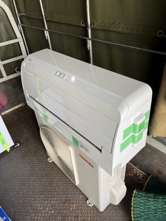 高価買取】エアコン RAS-H221AR 2021年製 東芝製（品川へ出張