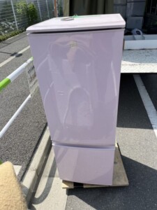 SHARP(シャープ)167L 2ドア冷蔵庫 SJ-17E5-KP 2018年製