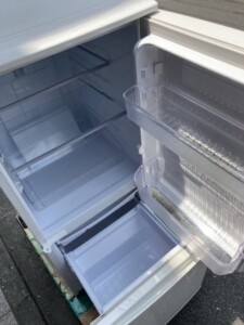 SHARP(シャープ)137L 2ドア冷蔵庫 SJ-D14E-W 2019年製