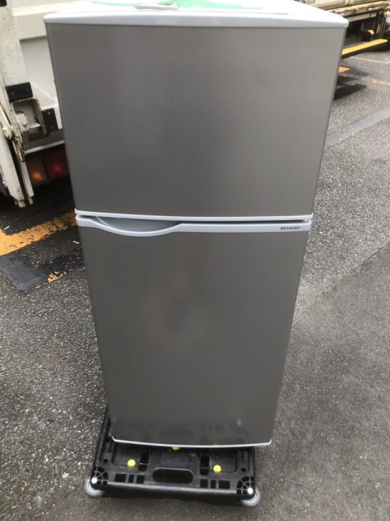 出張で杉並区へ。シャープ 冷蔵庫 SJ-H13E-S 2021年製【高価買取】です