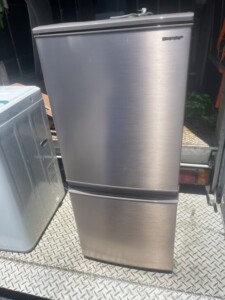 SHARP(シャープ)137L 2ドア冷蔵庫 SJ-D14E-N 2018年製