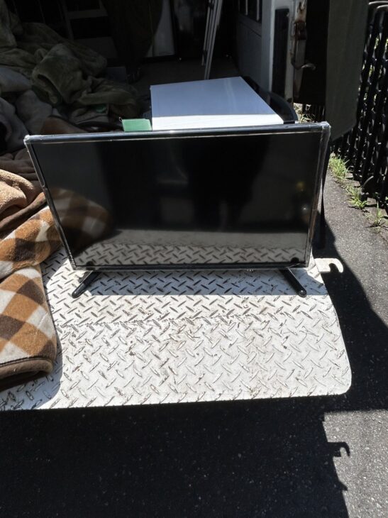 ティーズネットワーク 24型液晶テレビ HTE-2411 2020年製