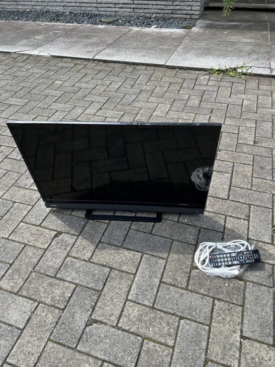 TOSHIBA（東芝）32型液晶テレビ 32S21 2018年製