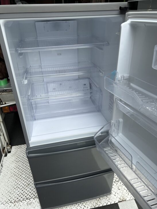 出張で中央区へ アクア製冷蔵庫 AQR-271F(S)-1 2017年製【買取】です