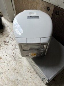 タイガー マイコン炊飯ジャー JAI-R551 2018年製