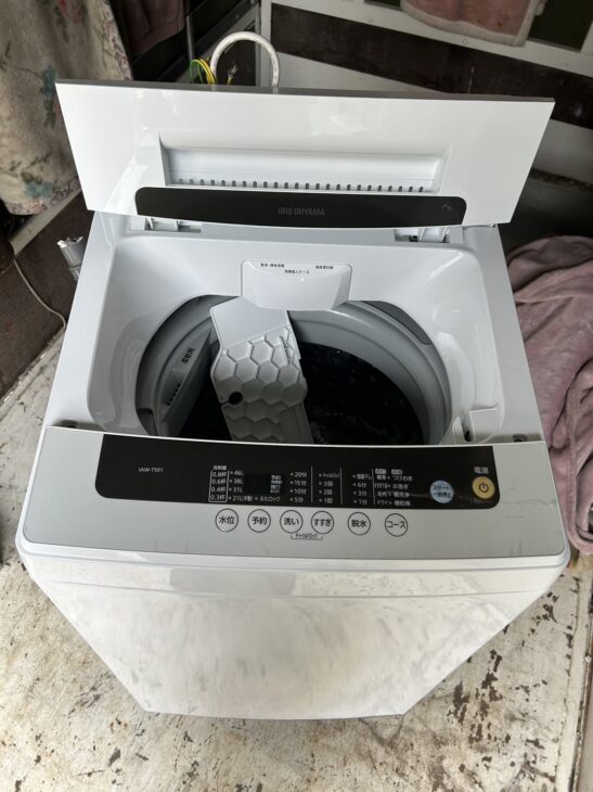 商談中・・・ 全自動洗濯機 アイリスオーヤマ IAW-T501 2020年製 5.0kg