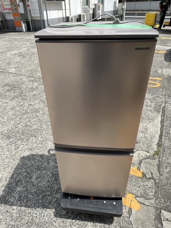 SHARP（シャープ）137L 2ドア冷蔵庫 SJ-D14E-N 2019年製